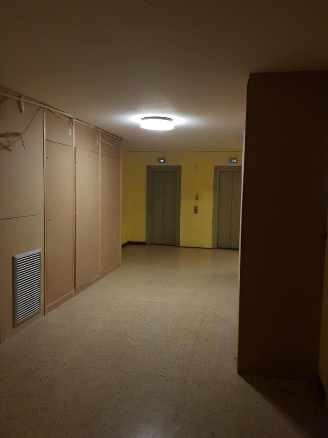 Chambre Spacieuse - Dressing - Sdb Communes - Parking Prive Nimes Exterior photo