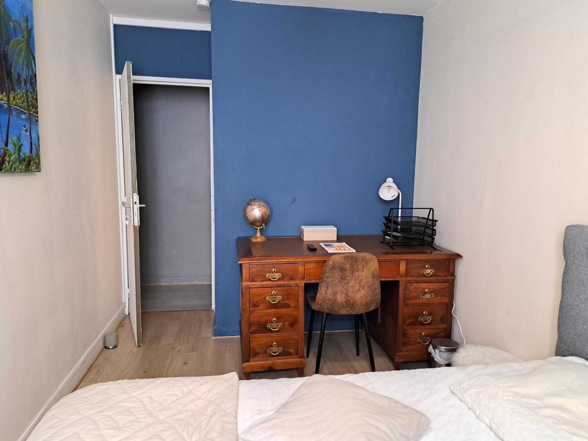 Chambre Spacieuse - Dressing - Sdb Communes - Parking Prive Nimes Exterior photo